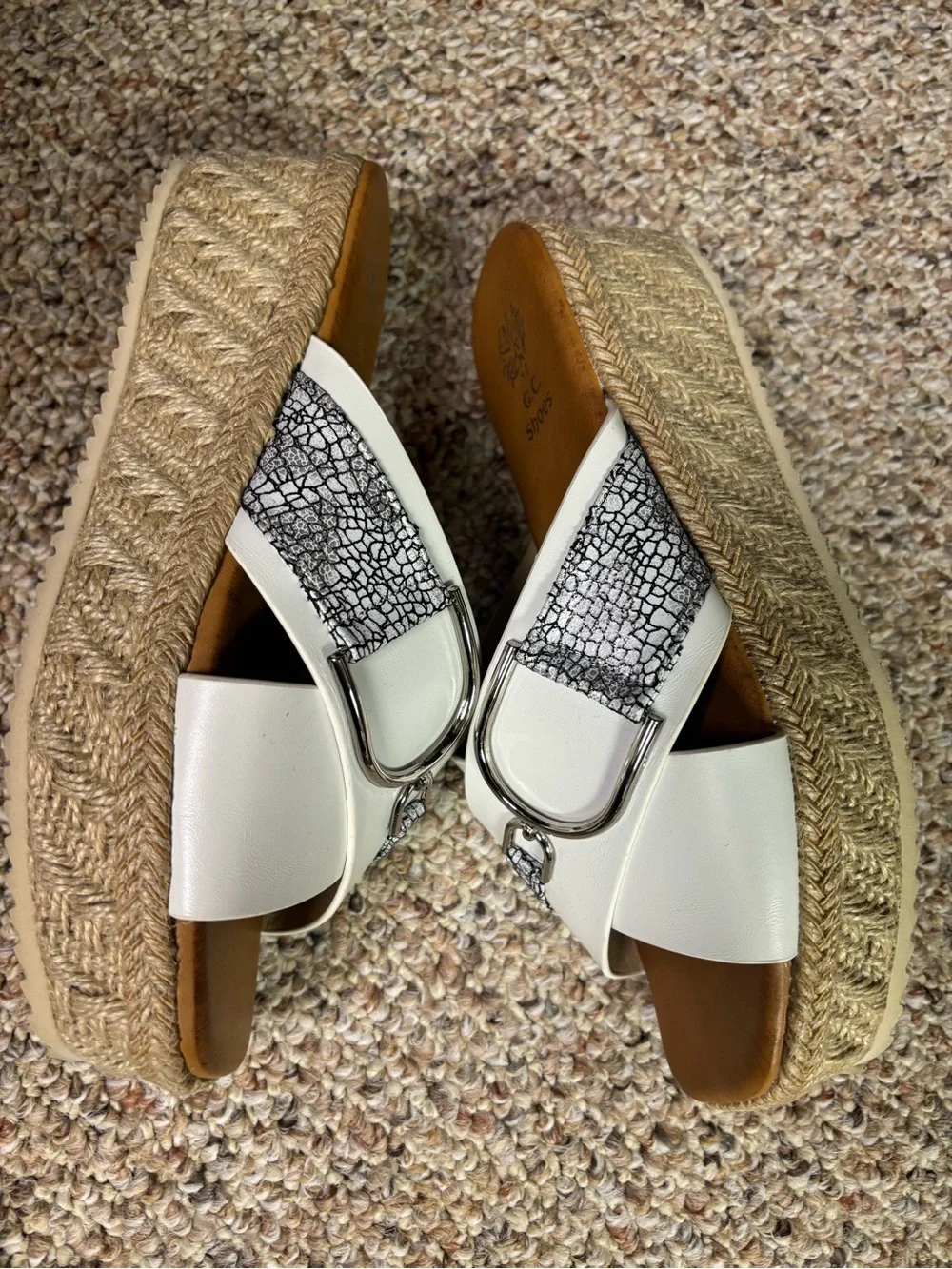 G.C. SHOES Womens White 1-1/2